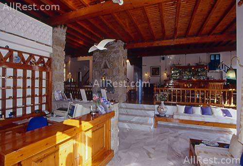 Vienoulas Garden Hotel 9